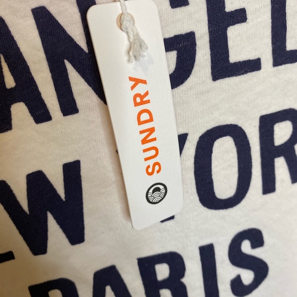Sundry graphic tee size M - Picture 6 of 7